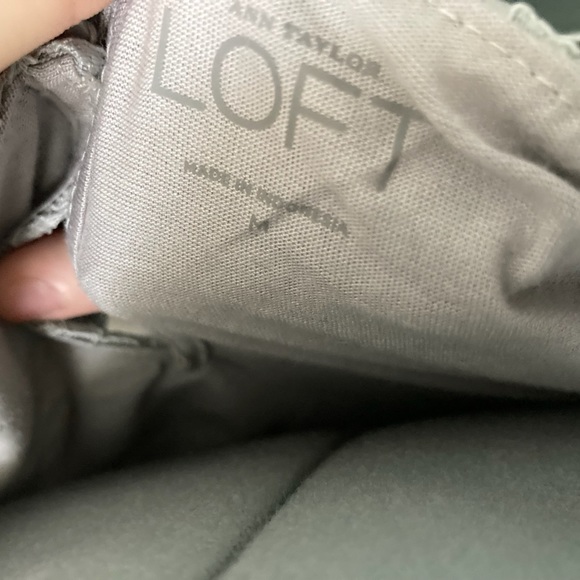 Ann Taylor Loft Women’s Sleeveless Scoop-neck Lace Top, Light Gray, Medium - Picture 2 of 2